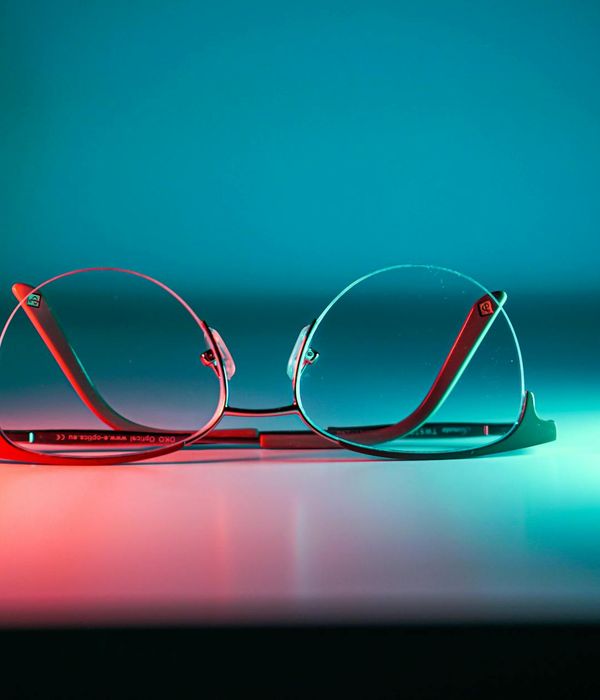 Abstract green light highlighting wellness concept for eye support